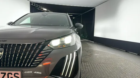 PEUGEOT 2008 100kW Allure 50kWh Auto