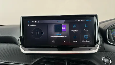 PEUGEOT 2008 100kW Allure 50kWh Auto