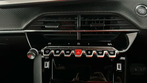 PEUGEOT 2008 100kW Allure 50kWh Auto