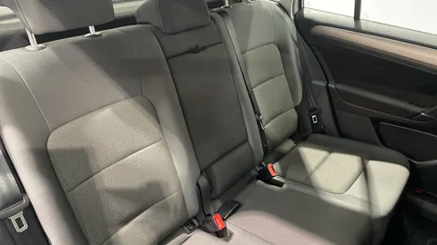 VOLKSWAGEN GOLF SV 1.4 TSI SE DSG