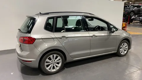 VOLKSWAGEN GOLF SV 1.4 TSI SE DSG