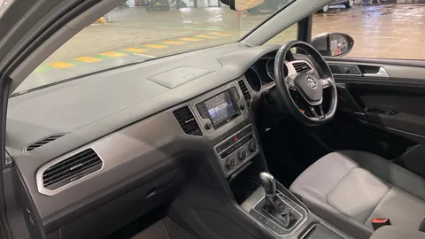 VOLKSWAGEN GOLF SV 1.4 TSI SE DSG