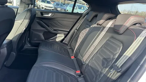 Ford Focus 1.0 EcoBoost Hybrid mHEV ST-Line Vign 5dr Auto