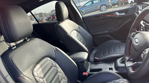 Ford Focus 1.0 EcoBoost Hybrid mHEV ST-Line Vign 5dr Auto