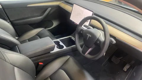 TESLA MODEL Y Long Range AWD Auto