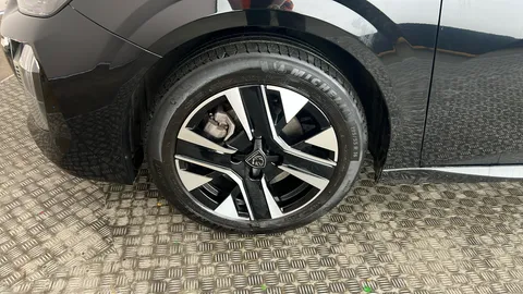 Peugeot 208 1.2 PureTech 100 Allure 5dr