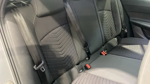 Cupra                     Born 150kW V1 58kWh Auto