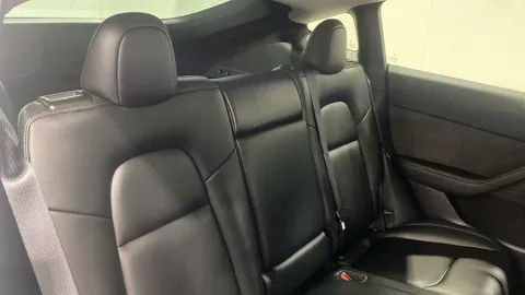 Tesla                     Model Y Long Range AWD 5dr Auto