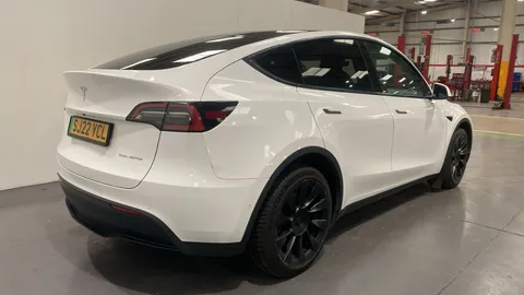 Tesla                     Model Y Long Range AWD 5dr Auto