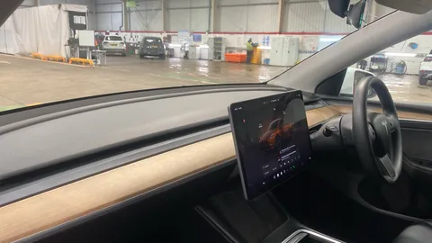 Tesla                     Model Y Long Range AWD 5dr Auto