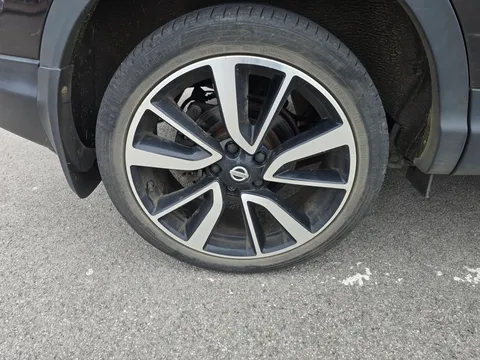 NISSAN QASHQAI 1.2 DiG-T Tekna [Non-Panoramic]