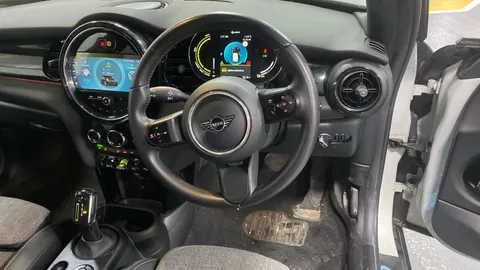 MINI HATCHBACK 135kW Cooper S Level 2 33kWh Auto