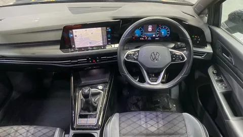 VOLKSWAGEN GOLF 1.5 TSI R-Line