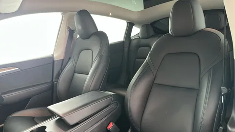 TESLA MODEL Y Long Range AWD Auto