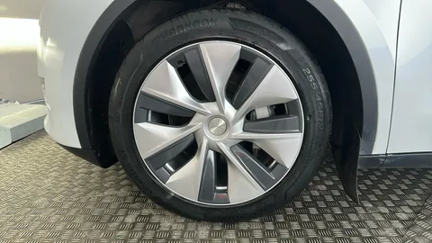 TESLA MODEL Y Long Range AWD Auto