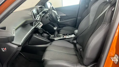 PEUGEOT 2008 1.2 PureTech 130 GT