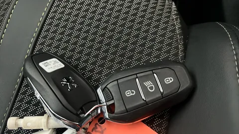 PEUGEOT 2008 1.2 PureTech 130 GT