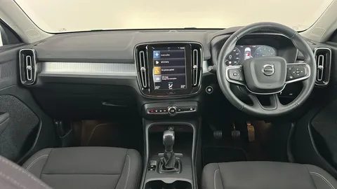 VOLVO XC40 1.5 T3 [163] Momentum