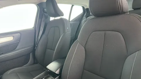 VOLVO XC40 1.5 T3 [163] Momentum