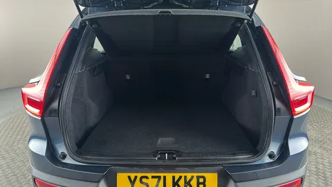 VOLVO XC40 1.5 T3 [163] Momentum