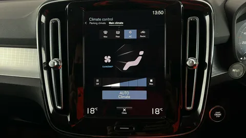 VOLVO XC40 1.5 T3 [163] Momentum