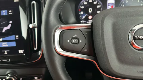 VOLVO XC40 1.5 T3 [163] Momentum