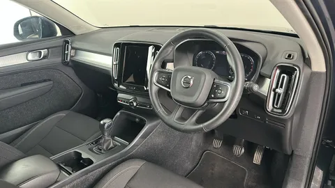 VOLVO XC40 1.5 T3 [163] Momentum