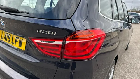 BMW 2 SERIES 220i Luxury DCT