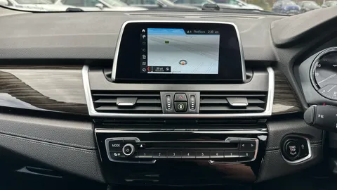 BMW 2 SERIES 220i Luxury DCT