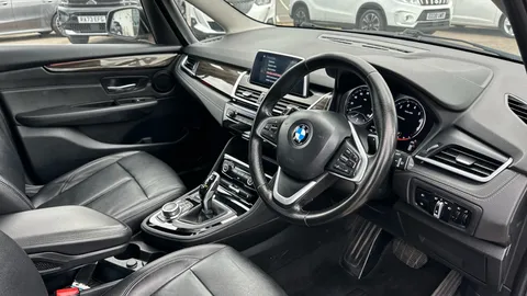 BMW 2 SERIES 220i Luxury DCT