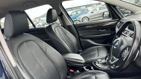 BMW 2 SERIES 220i Luxury DCT