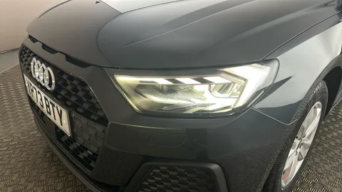 AUDI A1 30 TFSI 110 Technik S Tronic