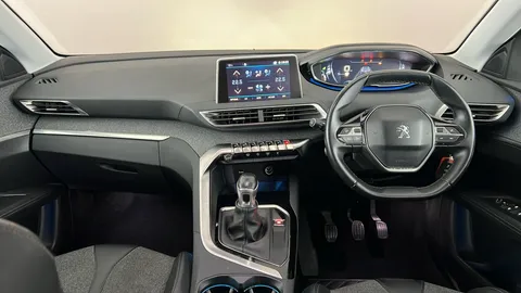 PEUGEOT 3008 1.5 BlueHDi Allure