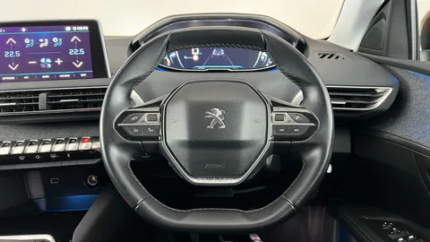 PEUGEOT 3008 1.5 BlueHDi Allure