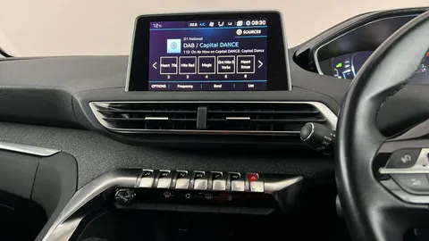 PEUGEOT 3008 1.5 BlueHDi Allure