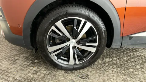 PEUGEOT 3008 1.5 BlueHDi Allure