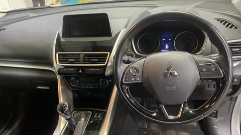 MITSUBISHI ECLIPSE CROSS 1.5 4