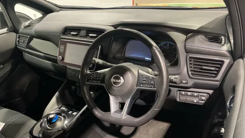 NISSAN LEAF 110kW N-Connecta 39kWh Auto