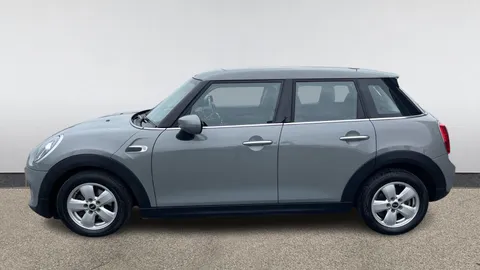 MINI HATCHBACK 1.5 Cooper Classic II Auto