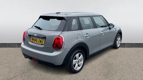 MINI HATCHBACK 1.5 Cooper Classic II Auto