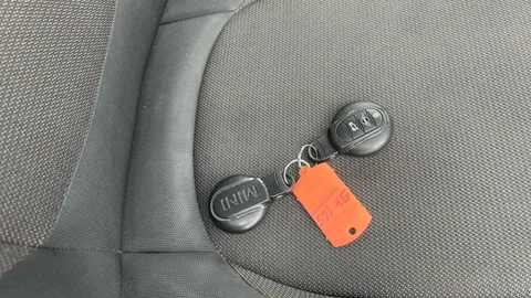 MINI HATCHBACK 1.5 Cooper Classic II Auto