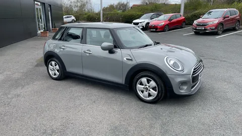 MINI HATCHBACK 1.5 Cooper Classic II Auto