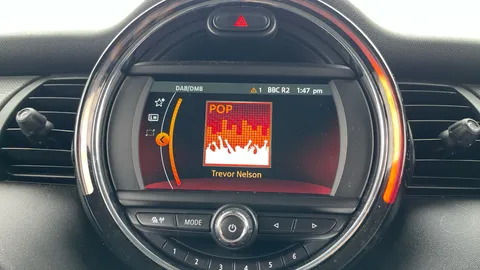 MINI HATCHBACK 1.5 Cooper Classic II Auto