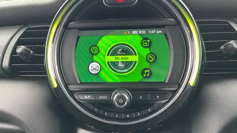 MINI HATCHBACK 1.5 Cooper Classic II Auto