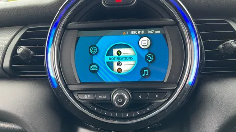 MINI HATCHBACK 1.5 Cooper Classic II Auto