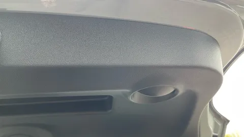 MINI HATCHBACK 1.5 Cooper Classic II Auto