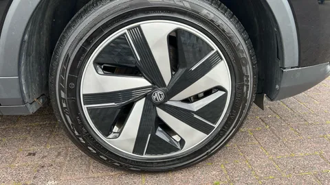 MG MOTOR UK ZS 130kW Trophy Connect EV 51kWh Auto