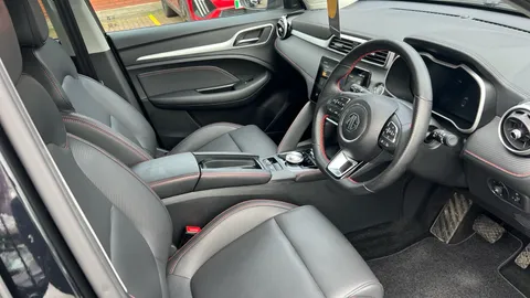 MG MOTOR UK ZS 130kW Trophy Connect EV 51kWh Auto