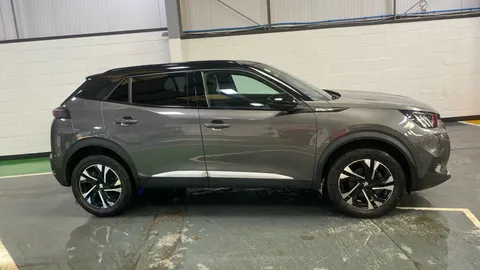 PEUGEOT 2008 1.2 PureTech 130 GT EAT8