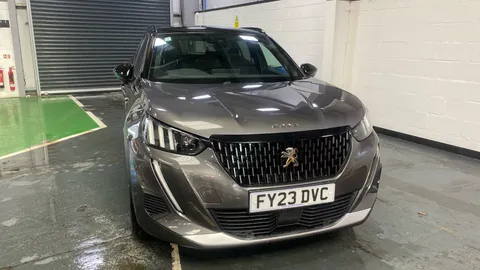 PEUGEOT 2008 1.2 PureTech 130 GT EAT8